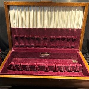 VTG 1847 Roger’s Eros. Wooden For Storage Silverware for the Adoration Pattern